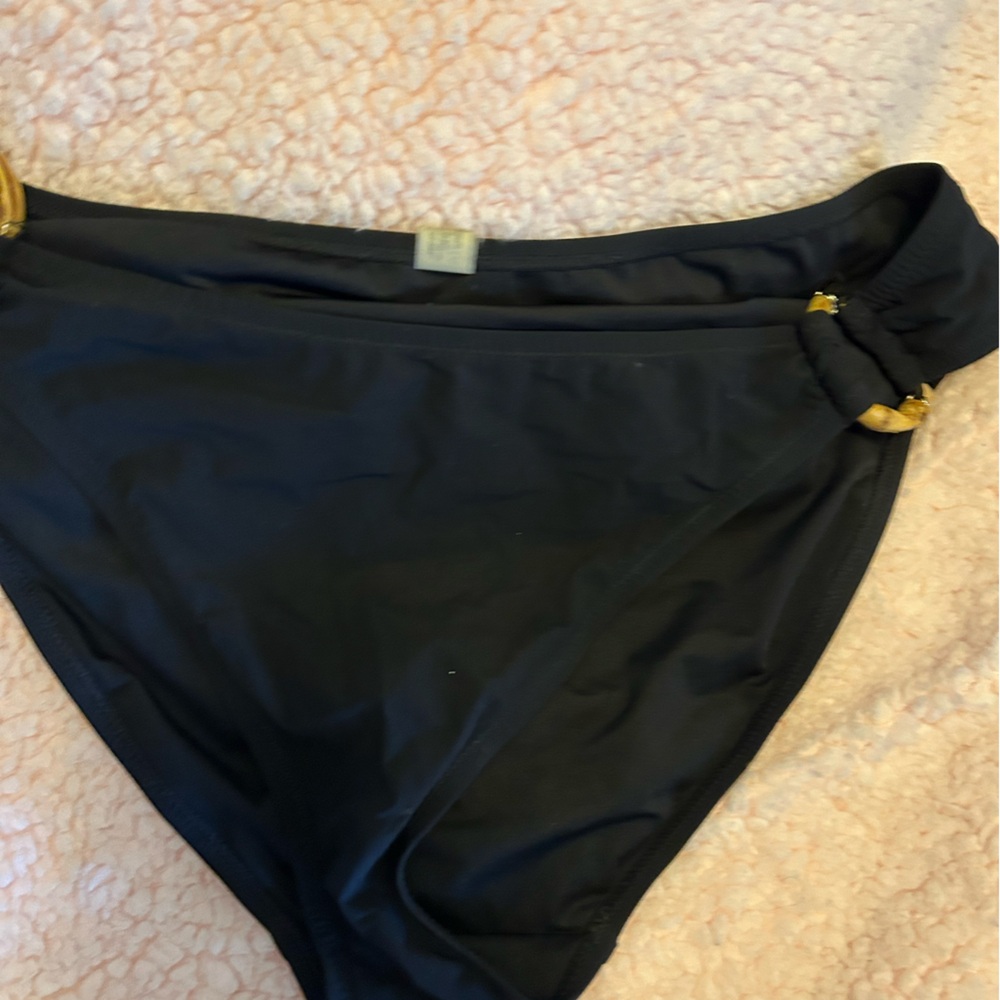 VICTORIA SECRET swim bottoms. - Picture 4 of 12